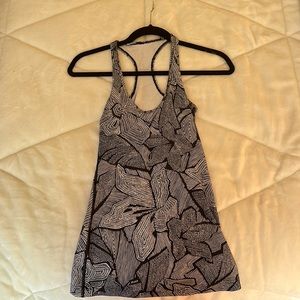 Lululemon black&white tank top